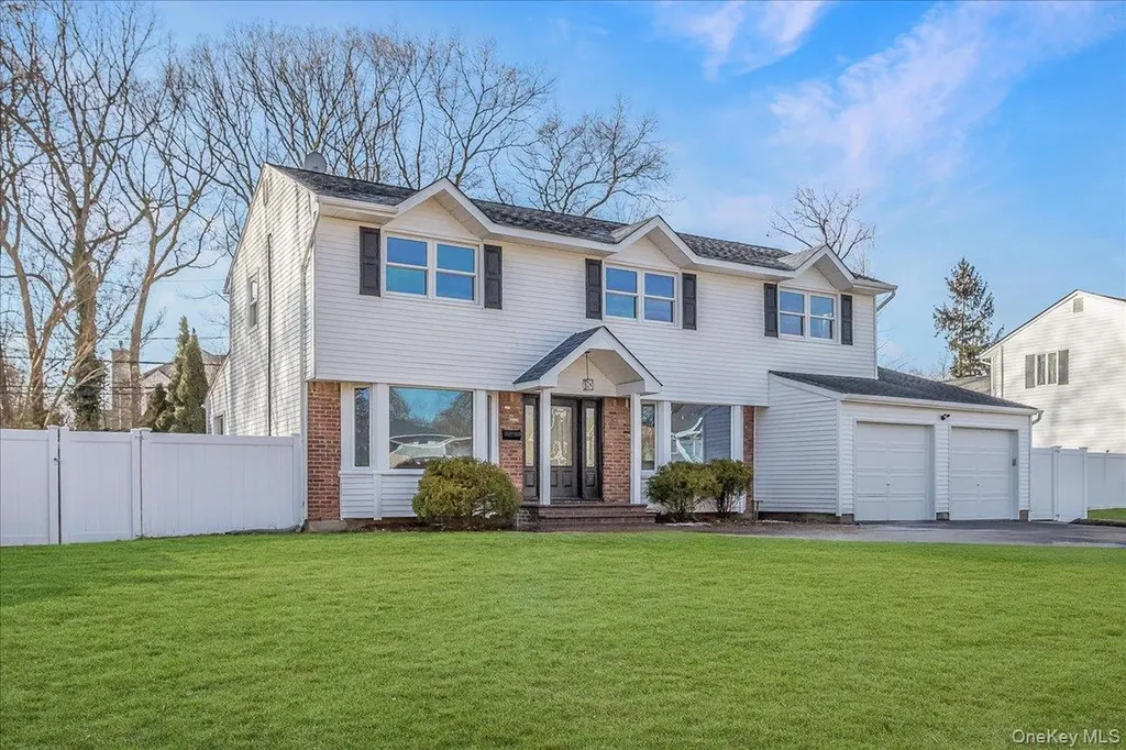 20 Shirley Court Commack NY 11725