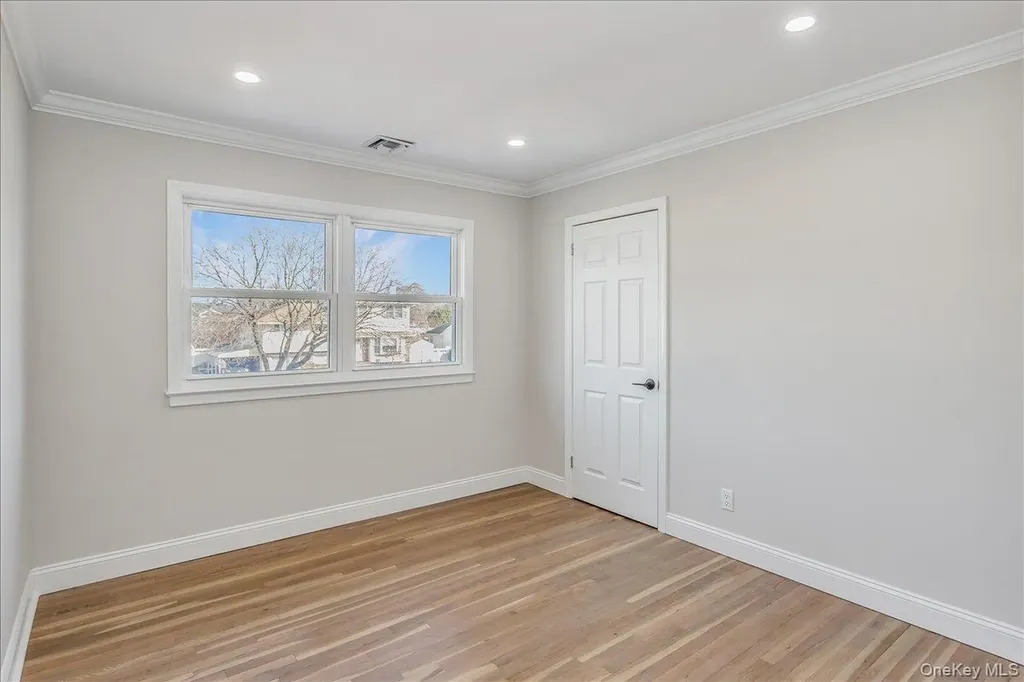 20 Shirley Court Commack NY 11725