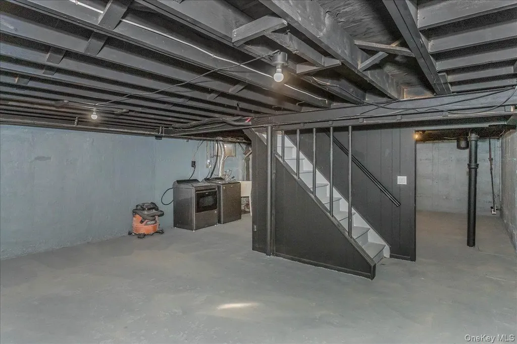 20 Shirley Court Commack NY 11725