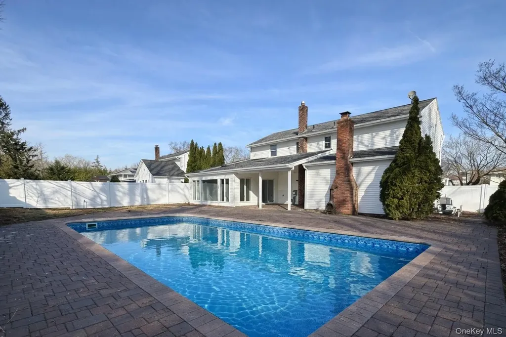 20 Shirley Court Commack NY 11725
