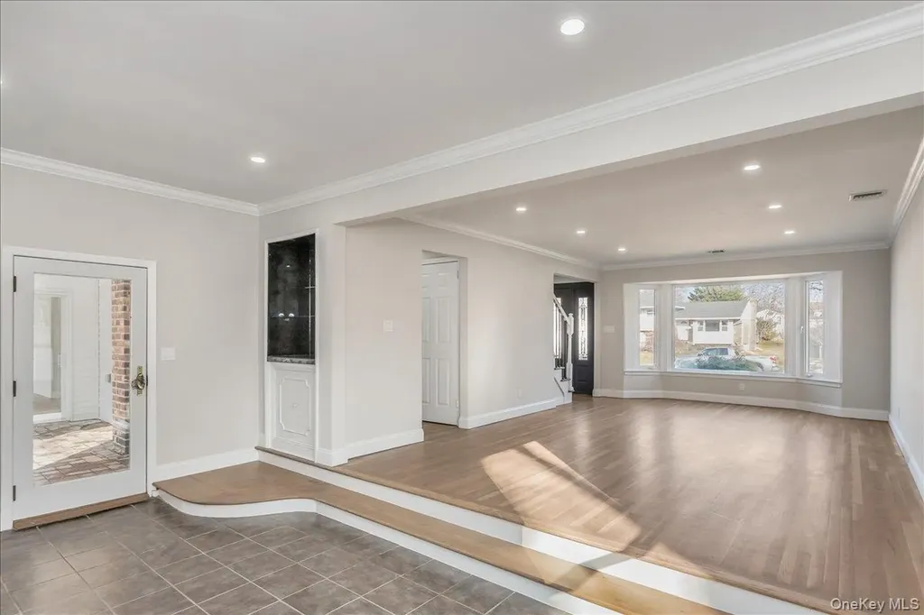 20 Shirley Court Commack NY 11725