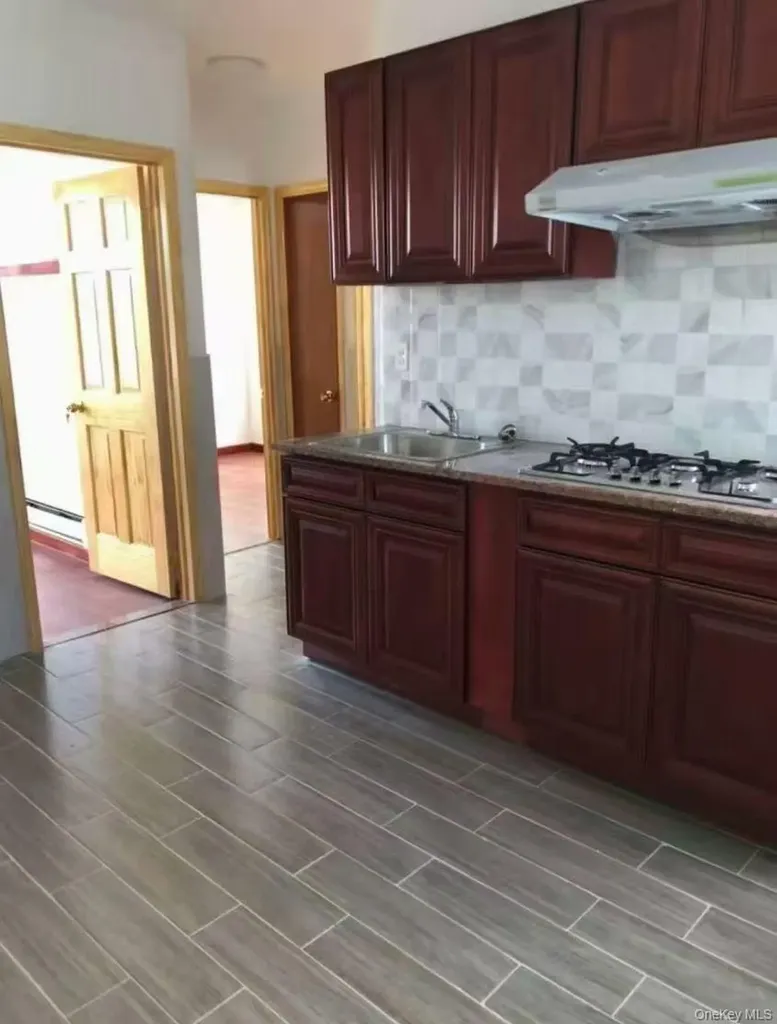 658 46th Street Brooklyn NY 11220