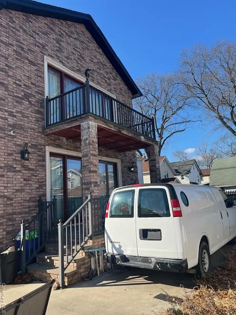 107 E Fairview Avenue Valley Stream NY 11580
