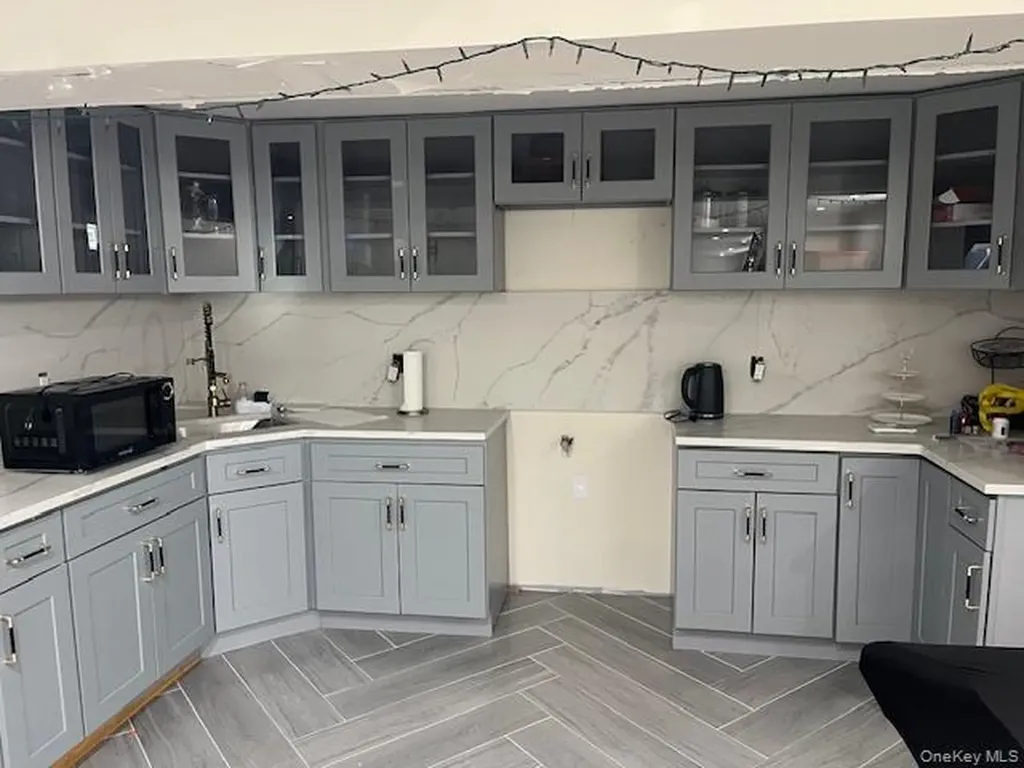 107 E Fairview Avenue Valley Stream NY 11580