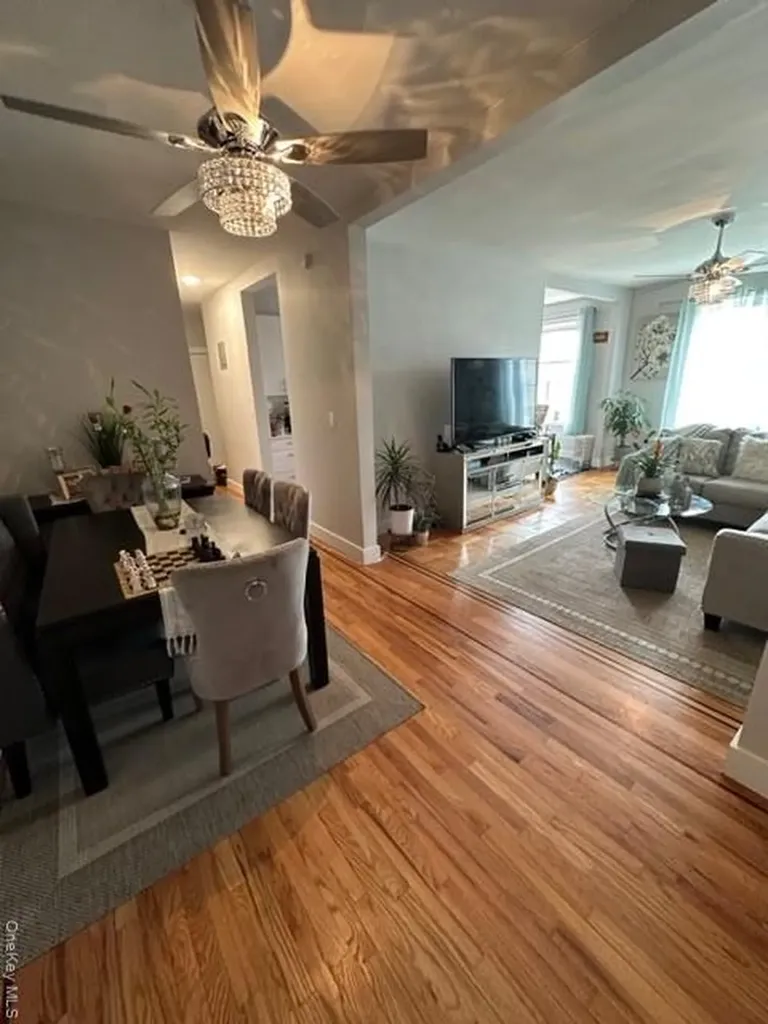 2081 Cruger Avenue Bronx NY 10462