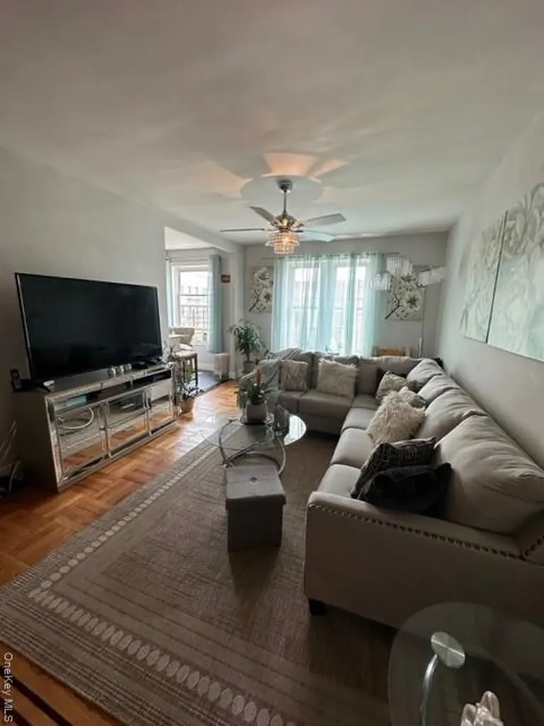 2081 Cruger Avenue Bronx NY 10462