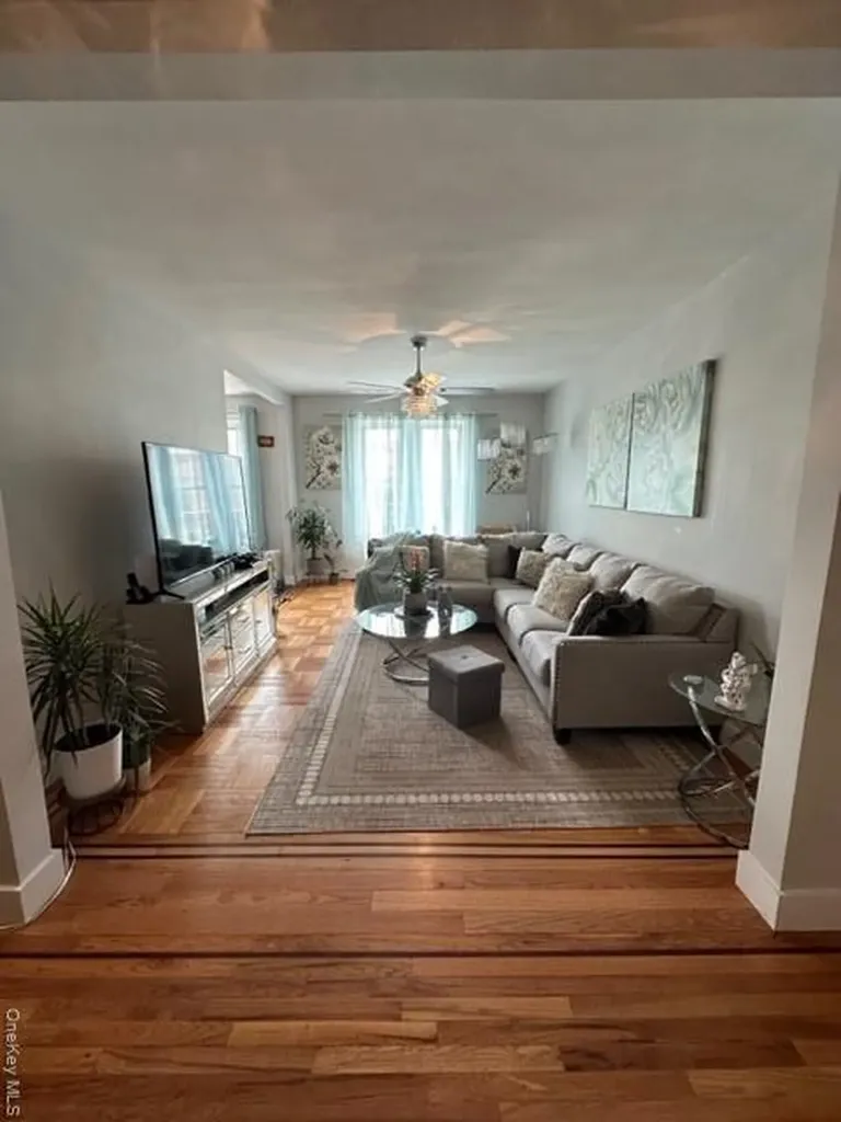 2081 Cruger Avenue Bronx NY 10462