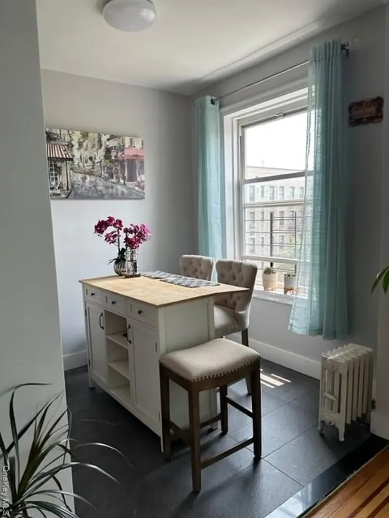 2081 Cruger Avenue Bronx NY 10462
