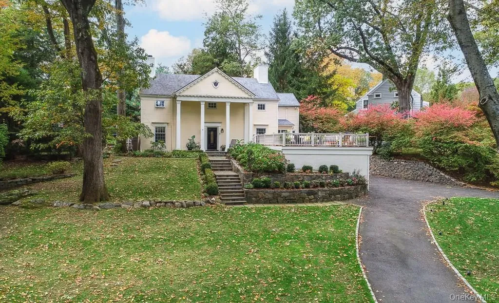 94 Round Hill Road Scarsdale NY 10583