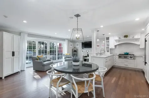 94 Round Hill Road Scarsdale NY 10583