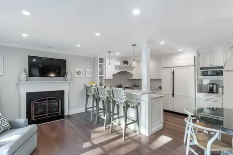 94 Round Hill Road Scarsdale NY 10583
