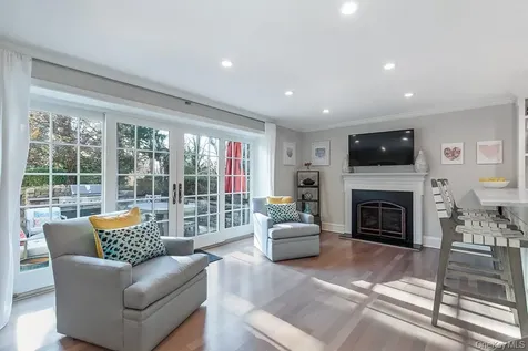 94 Round Hill Road Scarsdale NY 10583