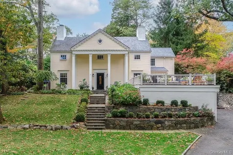 94 Round Hill Road Scarsdale NY 10583