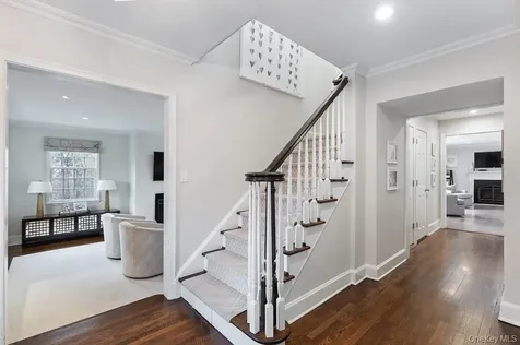 94 Round Hill Road Scarsdale NY 10583