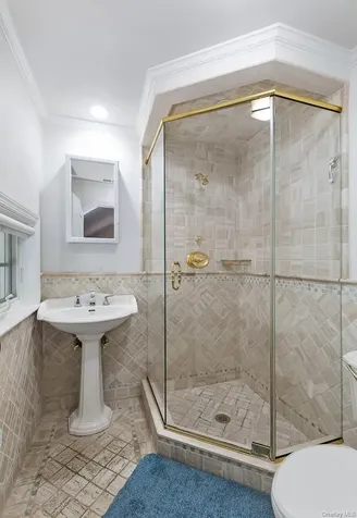 94 Round Hill Road Scarsdale NY 10583