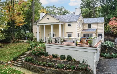 94 Round Hill Road Scarsdale NY 10583