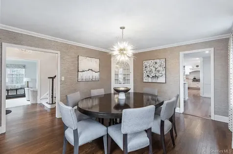 94 Round Hill Road Scarsdale NY 10583