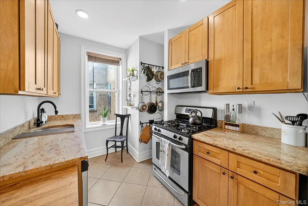 811 Walton Avenue Bronx NY 10451