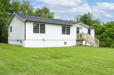 47 Clay Hill Road Tivoli NY 12583