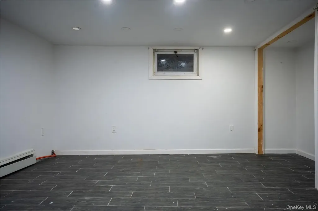 25620 Francis Lewis Boulevard Rosedale NY 11422