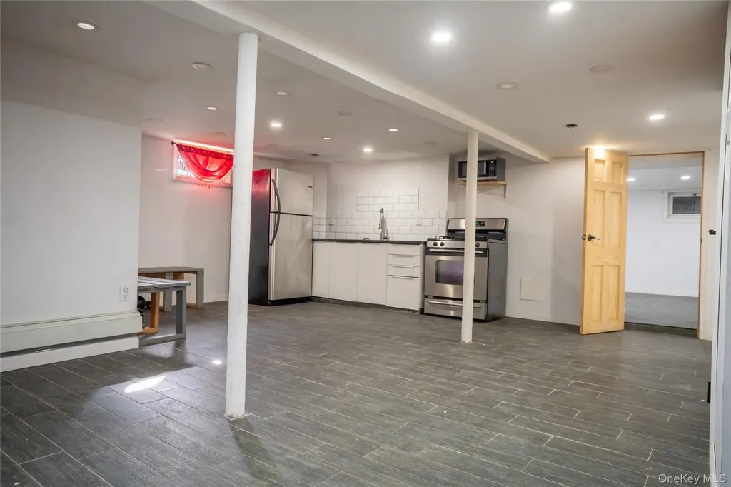 25620 Francis Lewis Boulevard Rosedale NY 11422