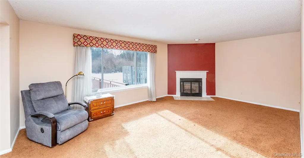 13 Cushing Green S Pawling NY 12564