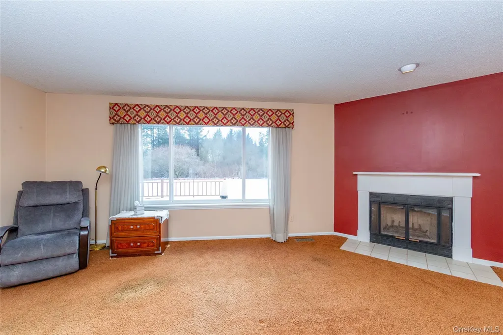 13 Cushing Green S Pawling NY 12564