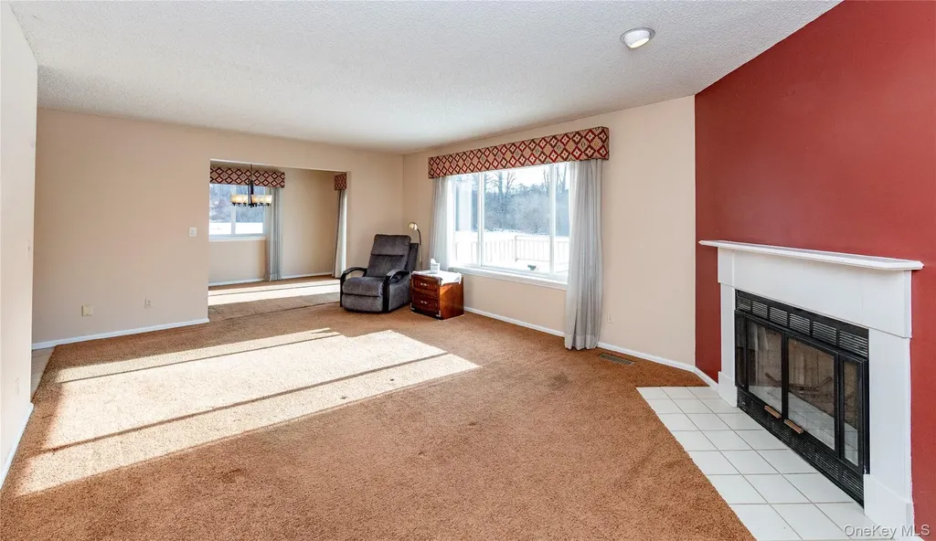 13 Cushing Green S Pawling NY 12564