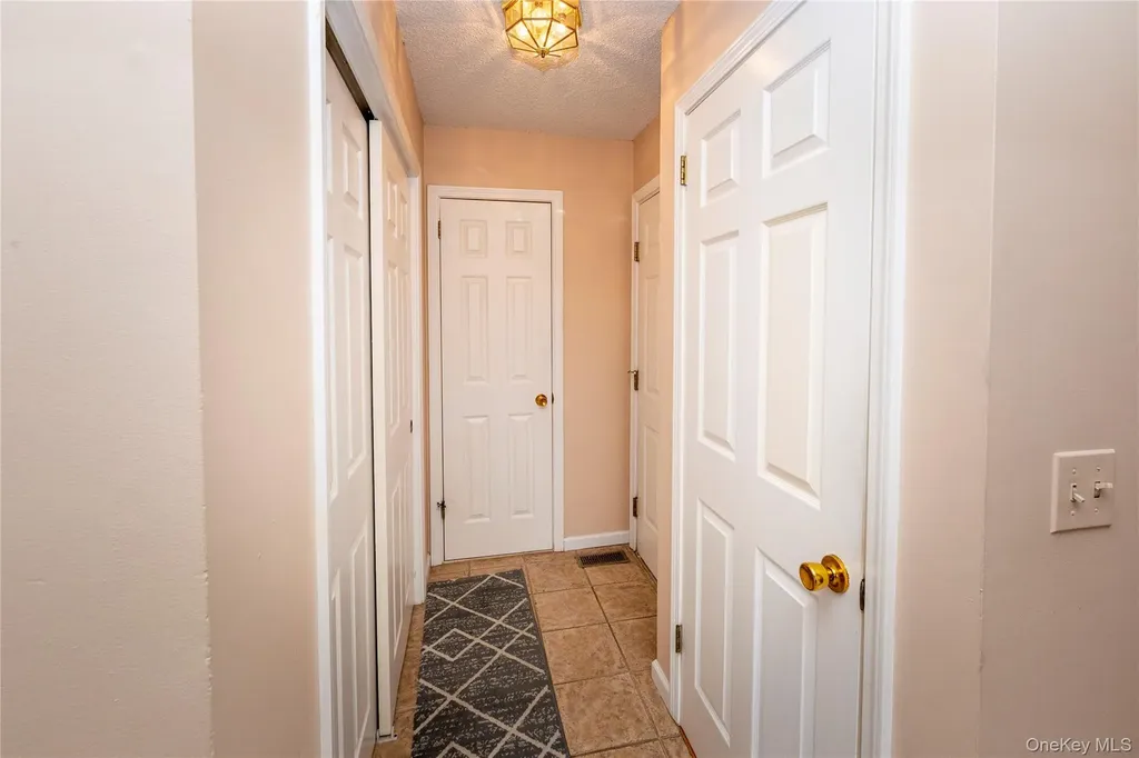 13 Cushing Green S Pawling NY 12564