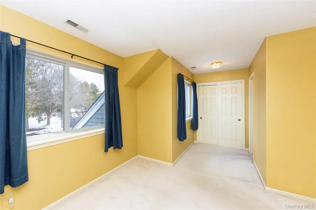 13 Cushing Green S Pawling NY 12564