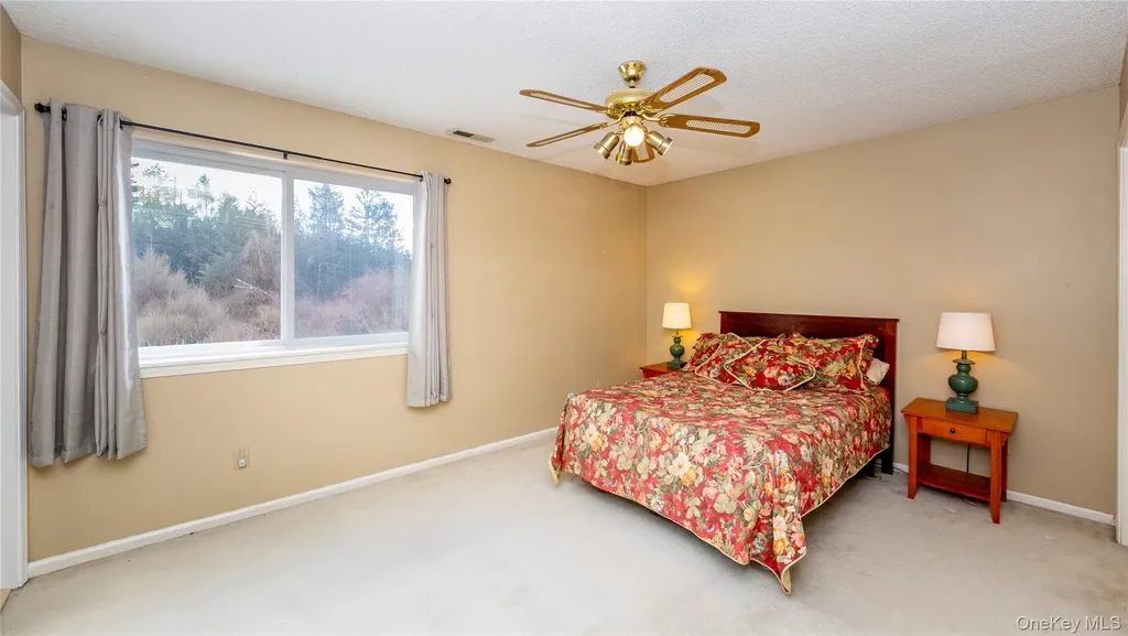13 Cushing Green S Pawling NY 12564