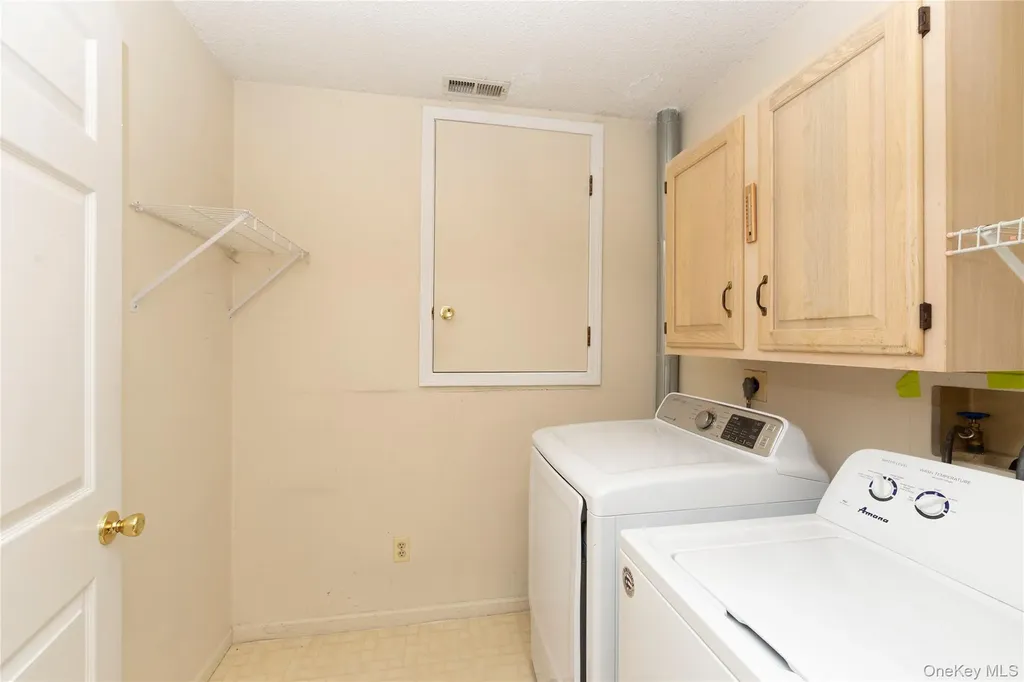 13 Cushing Green S Pawling NY 12564