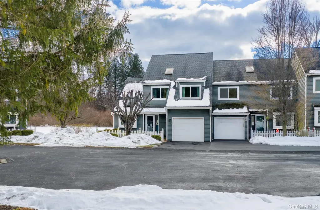 13 Cushing Green S Pawling NY 12564