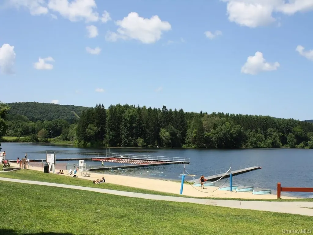 13 Cushing Green S Pawling NY 12564
