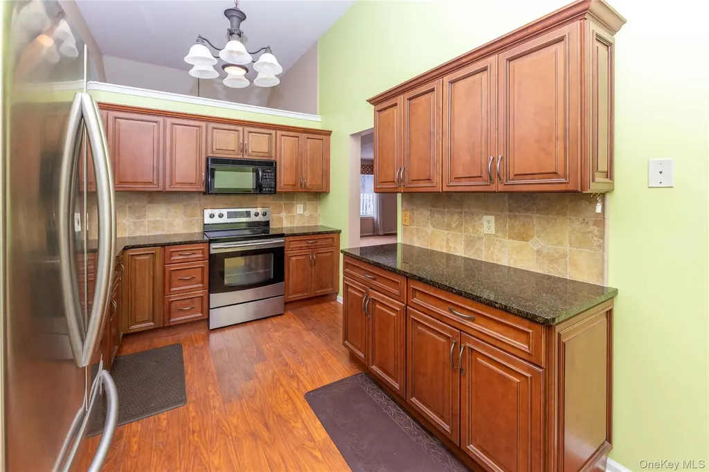 13 Cushing Green S Pawling NY 12564