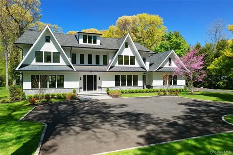 63 Fruitledge Road Brookville NY 11545