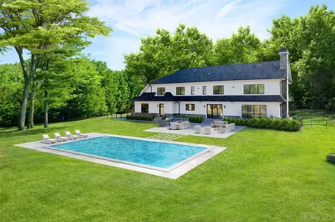 63 Fruitledge Road Brookville NY 11545