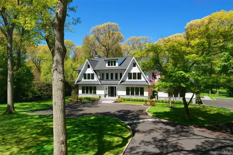 63 Fruitledge Road Brookville NY 11545