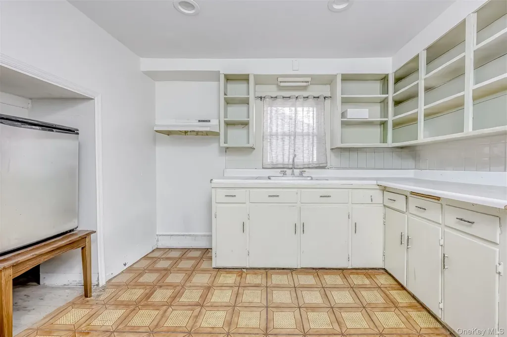 313 N Main Street Spring Valley NY 10977