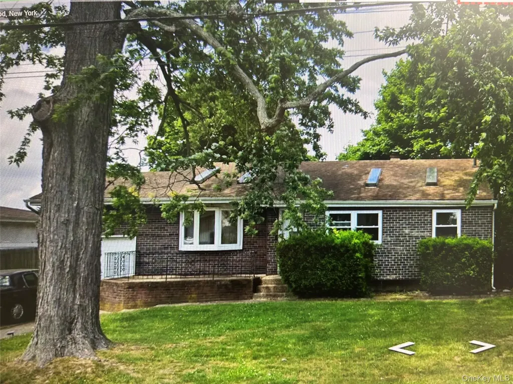 29A Hewes Street Brentwood NY 11717