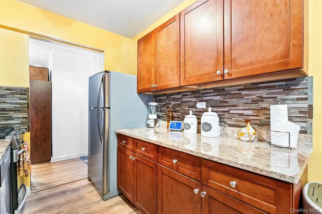2080 Barnes Avenue Bronx NY 10462