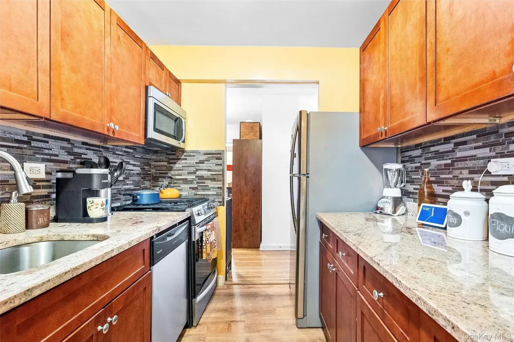 2080 Barnes Avenue Bronx NY 10462