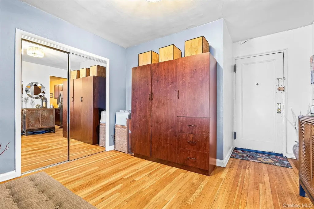 2080 Barnes Avenue Bronx NY 10462