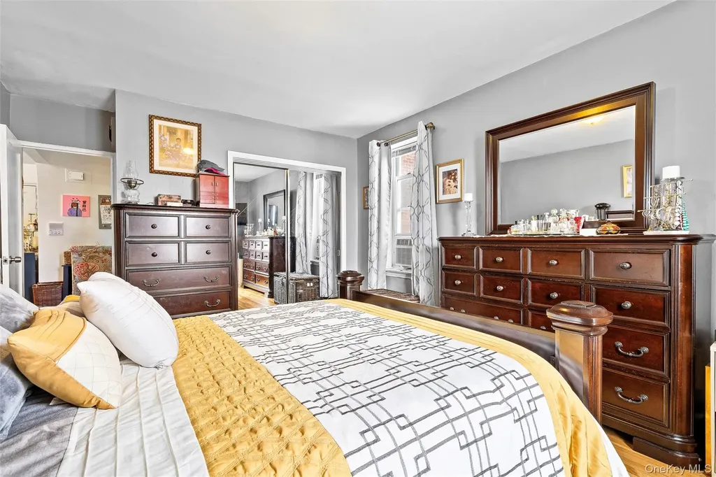 2080 Barnes Avenue Bronx NY 10462