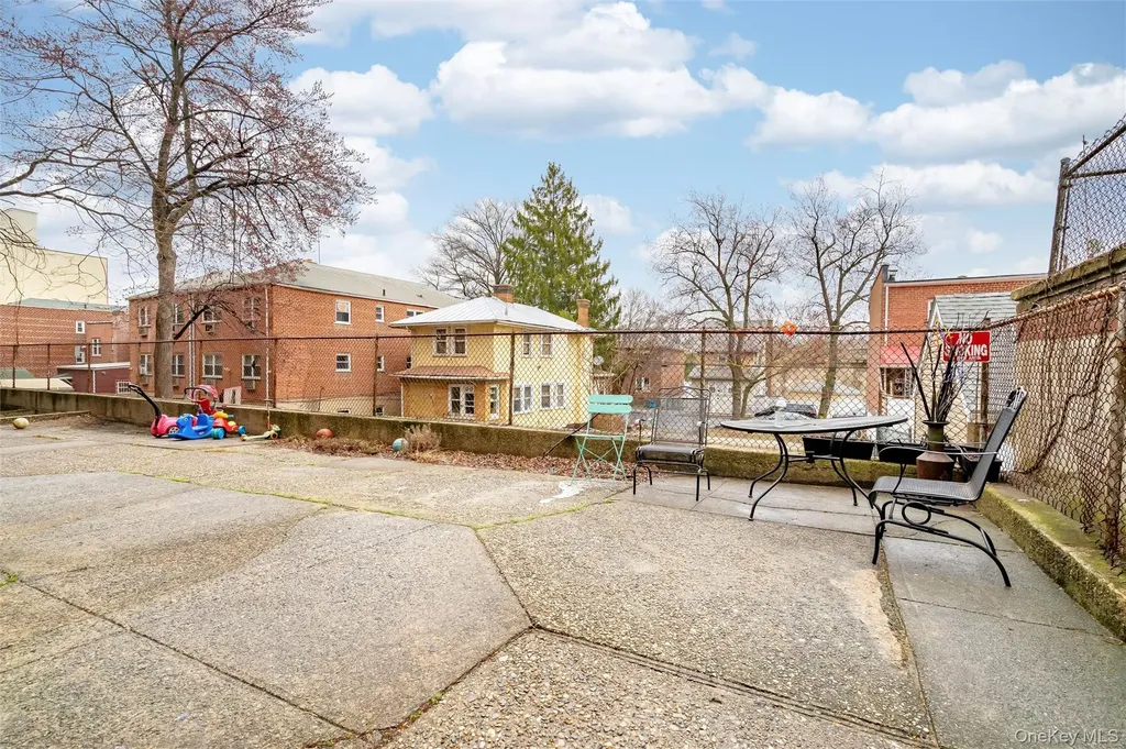 2080 Barnes Avenue Bronx NY 10462