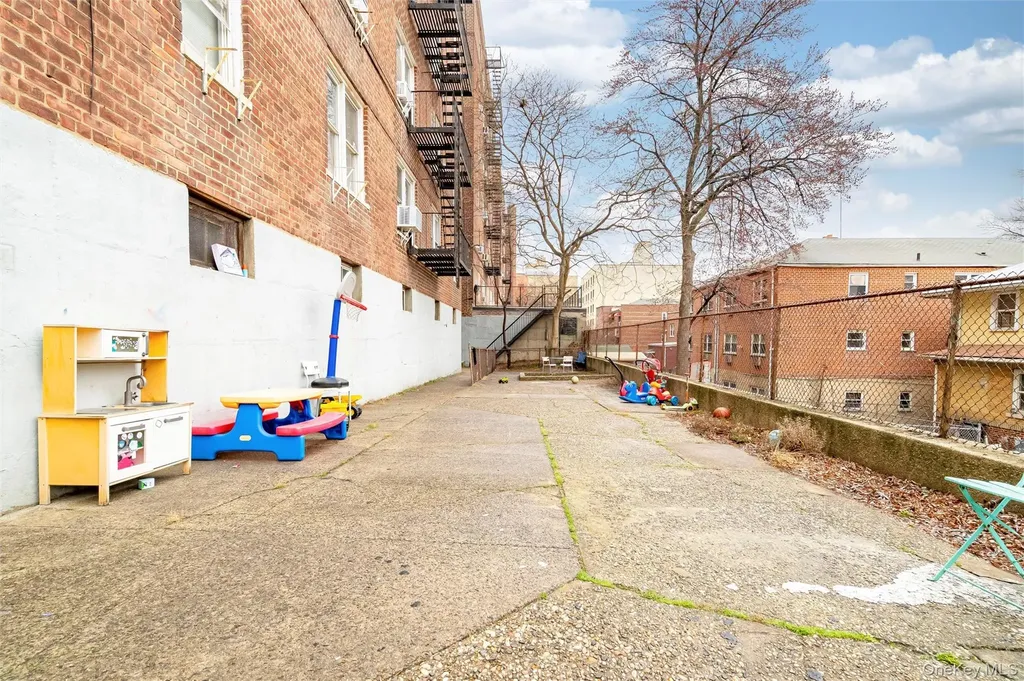 2080 Barnes Avenue Bronx NY 10462