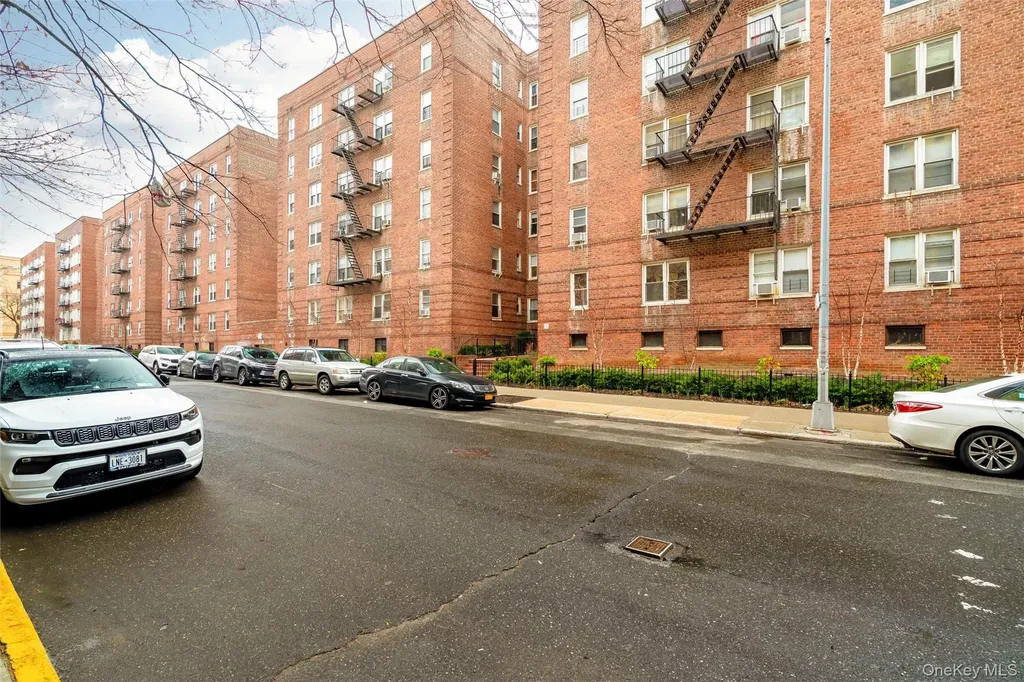 2080 Barnes Avenue Bronx NY 10462