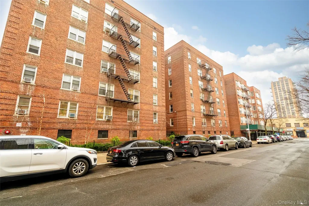 2080 Barnes Avenue Bronx NY 10462