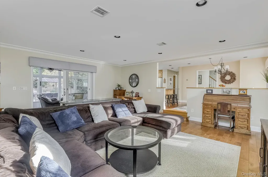12 Canterbury Lane Suffern NY 10901