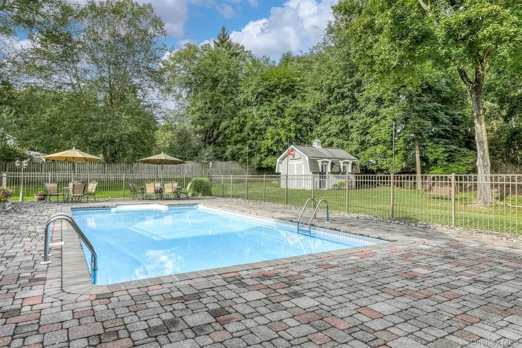 12 Canterbury Lane Suffern NY 10901